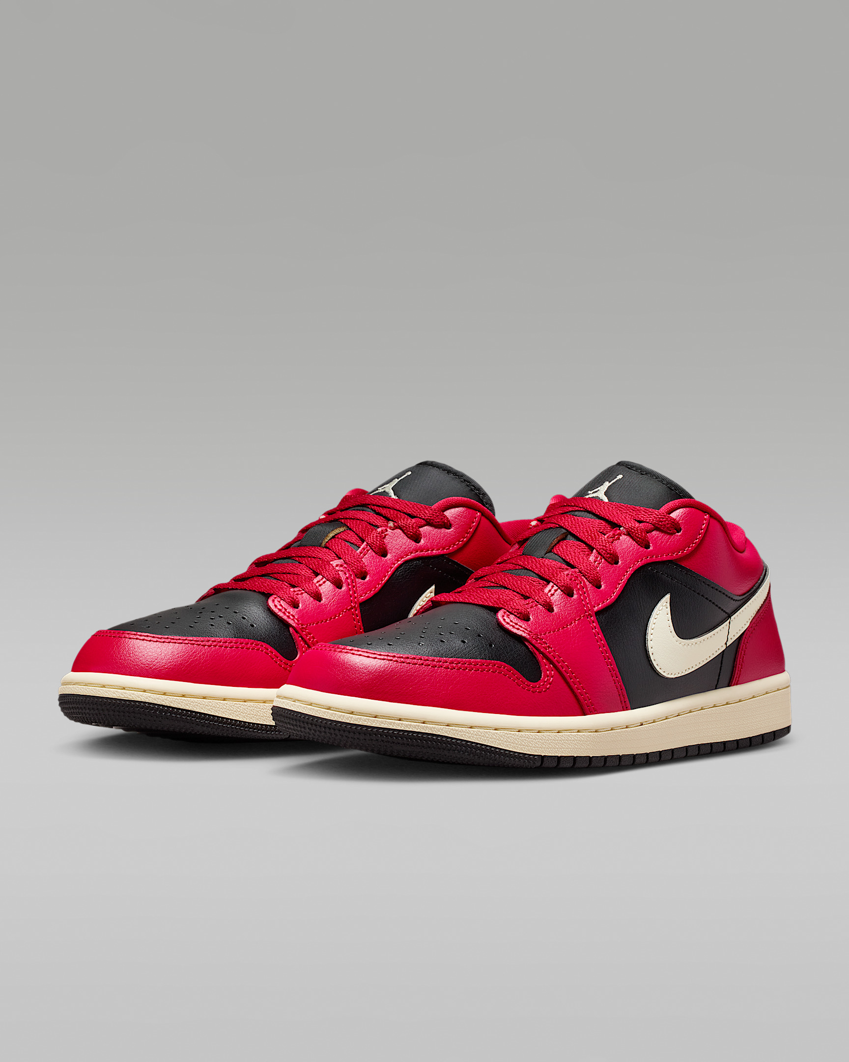 Air Jordan 1 Low Women's Shoes - 5