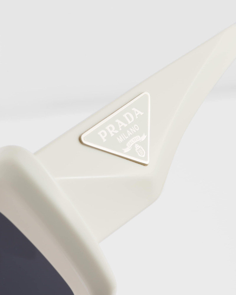Sunglasses with triangle logo 5