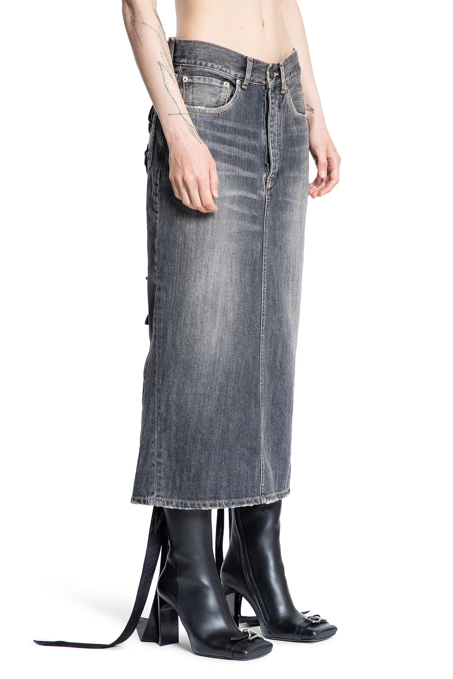 Lace-Up-Skirt-In-Denim - 2
