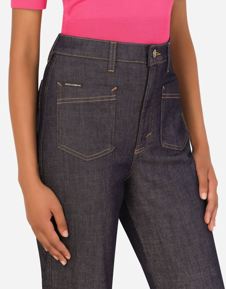 Flared jeans with tobacco-colored stitching - 4