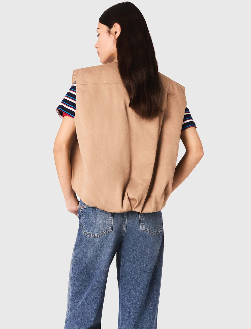 Sleeveless jacket 4