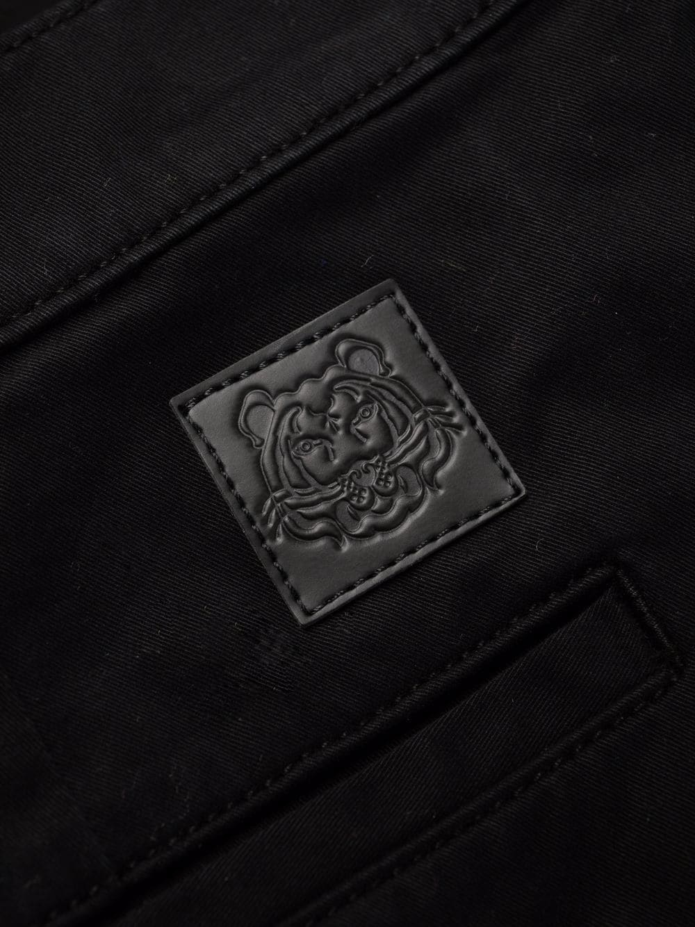 logo-patch detail chinos - 6