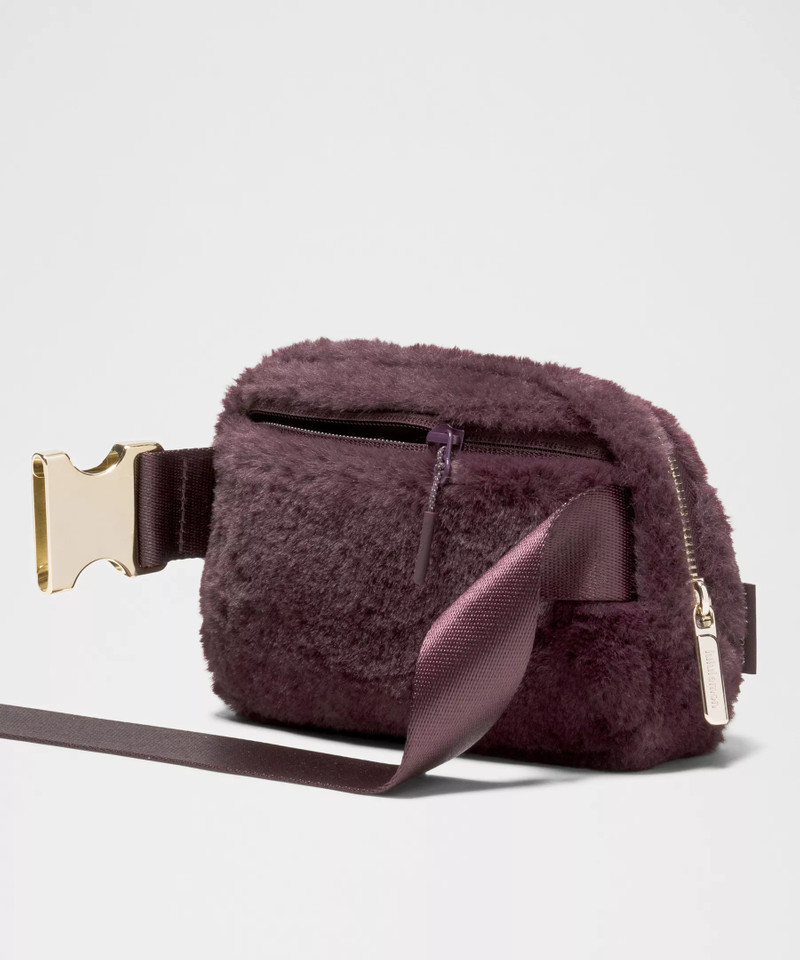 Everywhere Belt Bag 1L *Plush Fleece 4