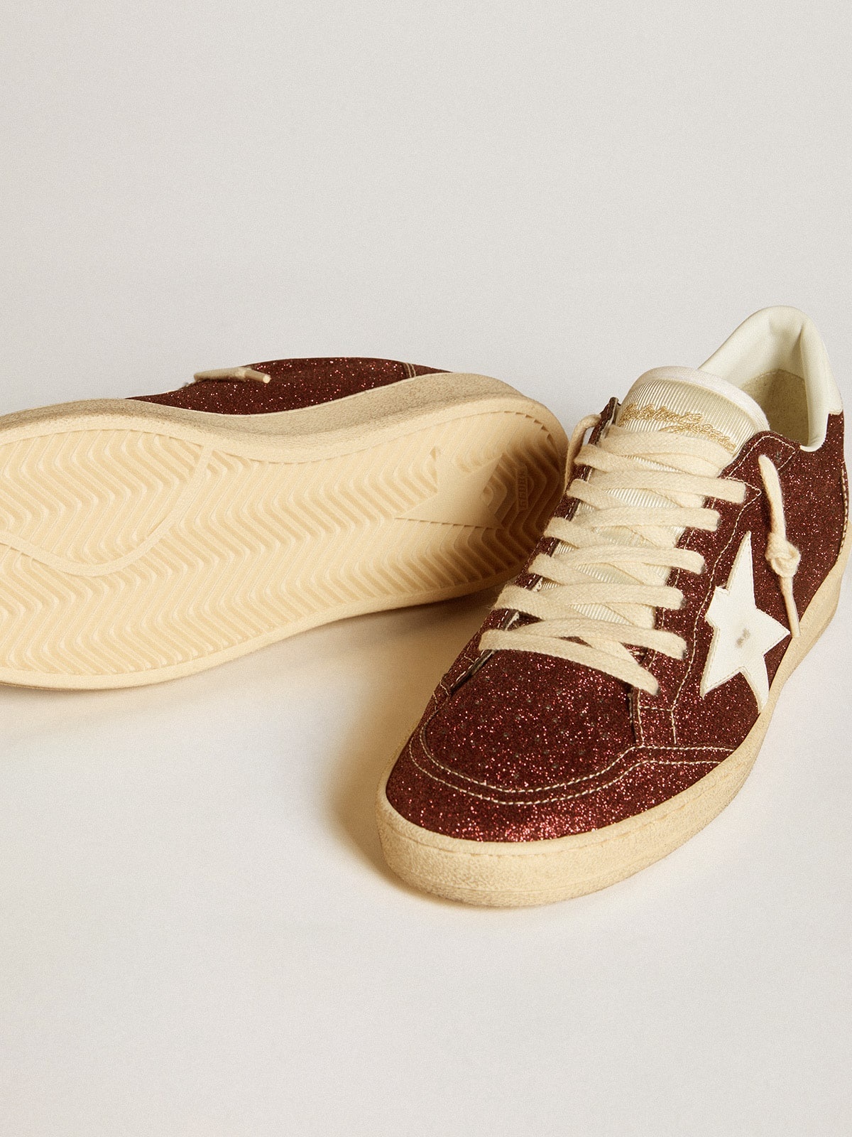 Ball Star in burgundy glitter with white leather star and heel tab - 3