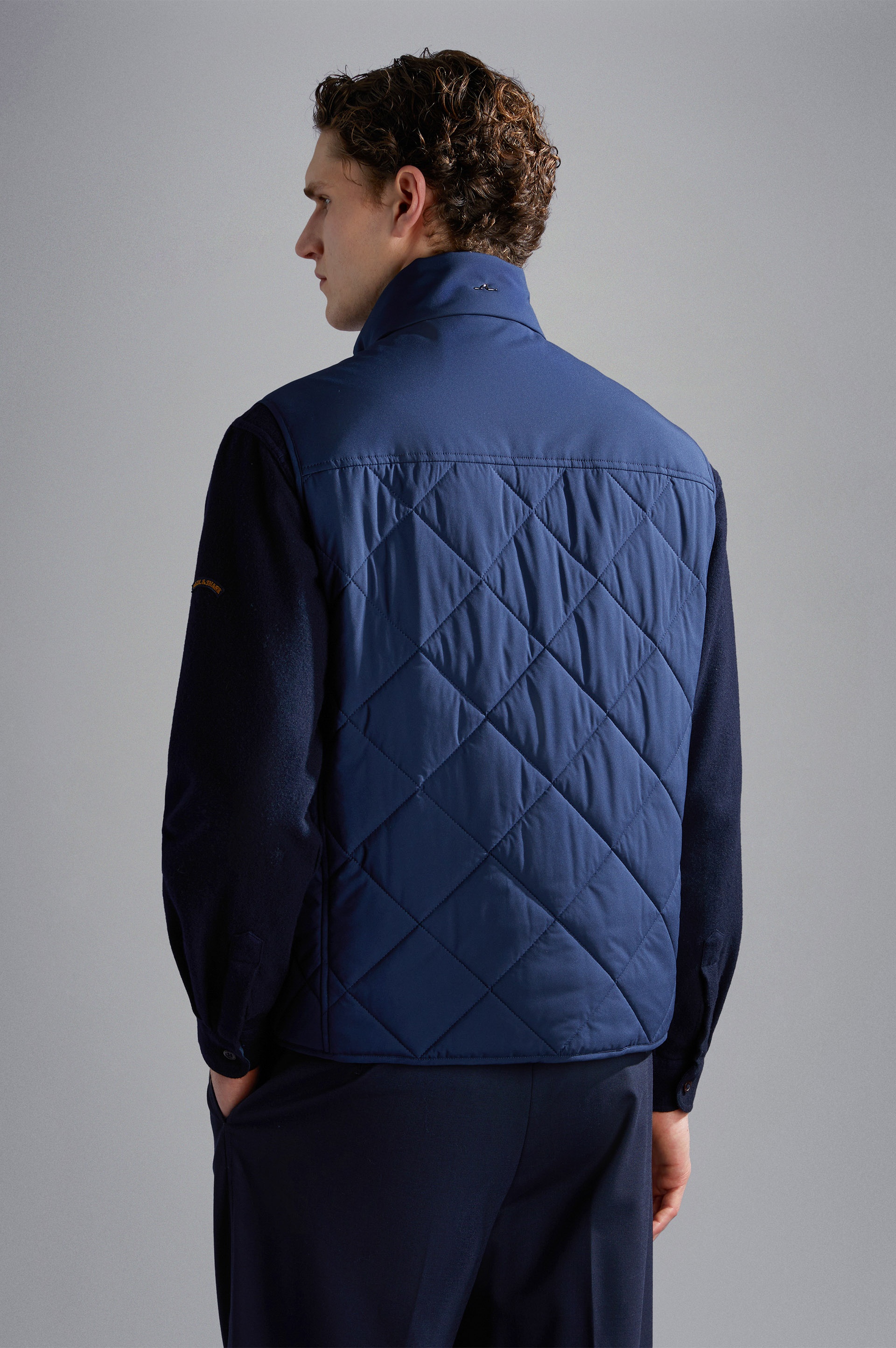 QUILTED VEST WITH ALCANTARA® DETAILS - 3