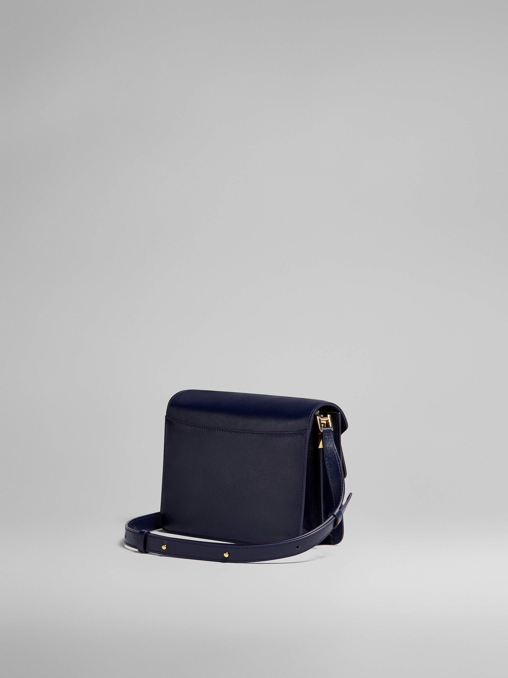 TRUNK SOFT MEDIUM BAG IN BLUE LEATHER - 3