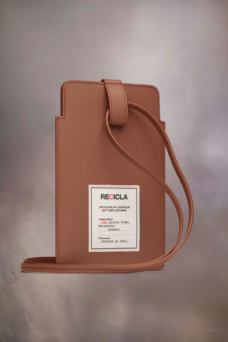 Maison Margiela Recicla phone holder outlook