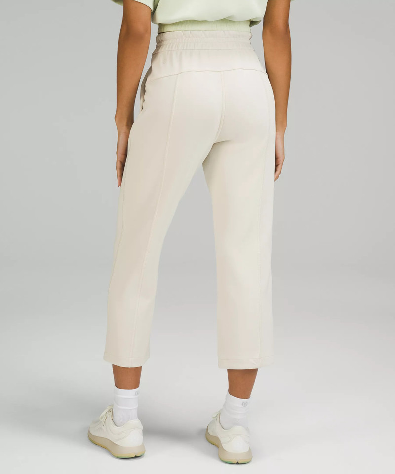 Softstreme High-Rise Straight-Leg Cropped Pant 3