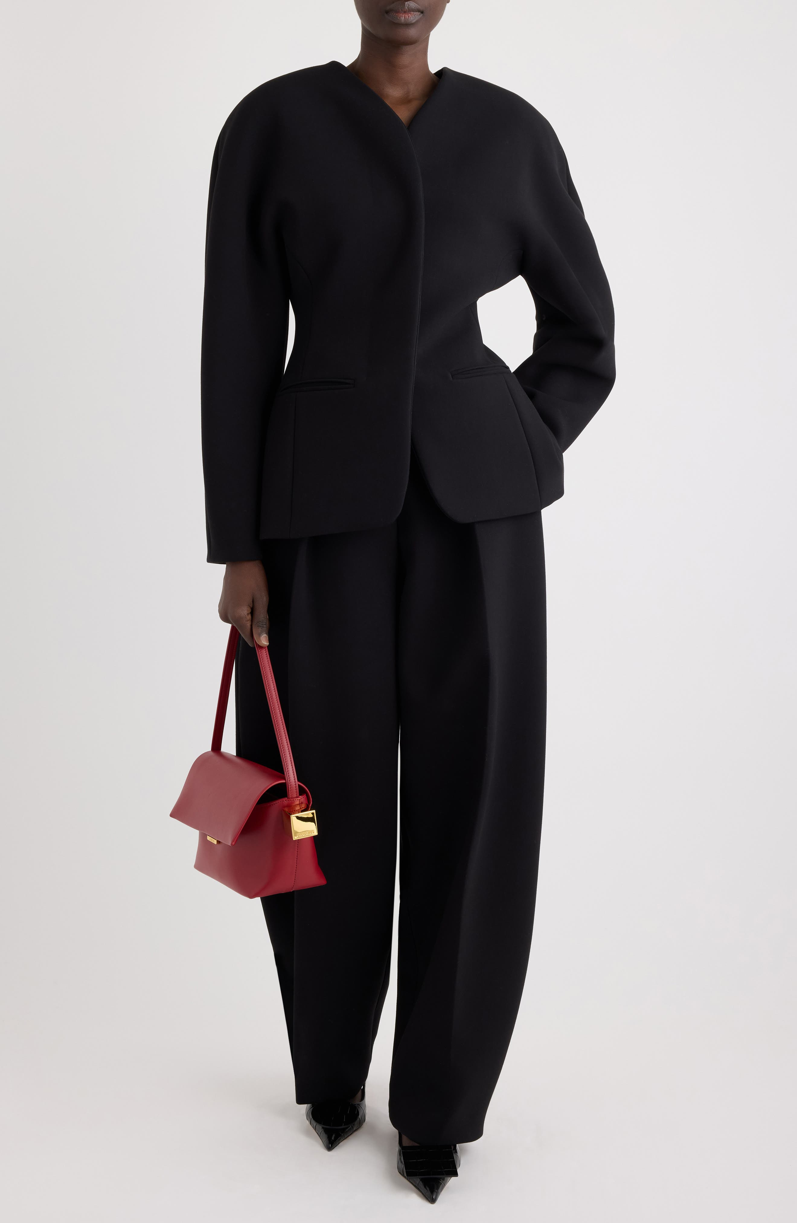 Jacquemus Le Pantalon Ovalo Pleated Wide Leg Pants in Black at Nordstrom - 2