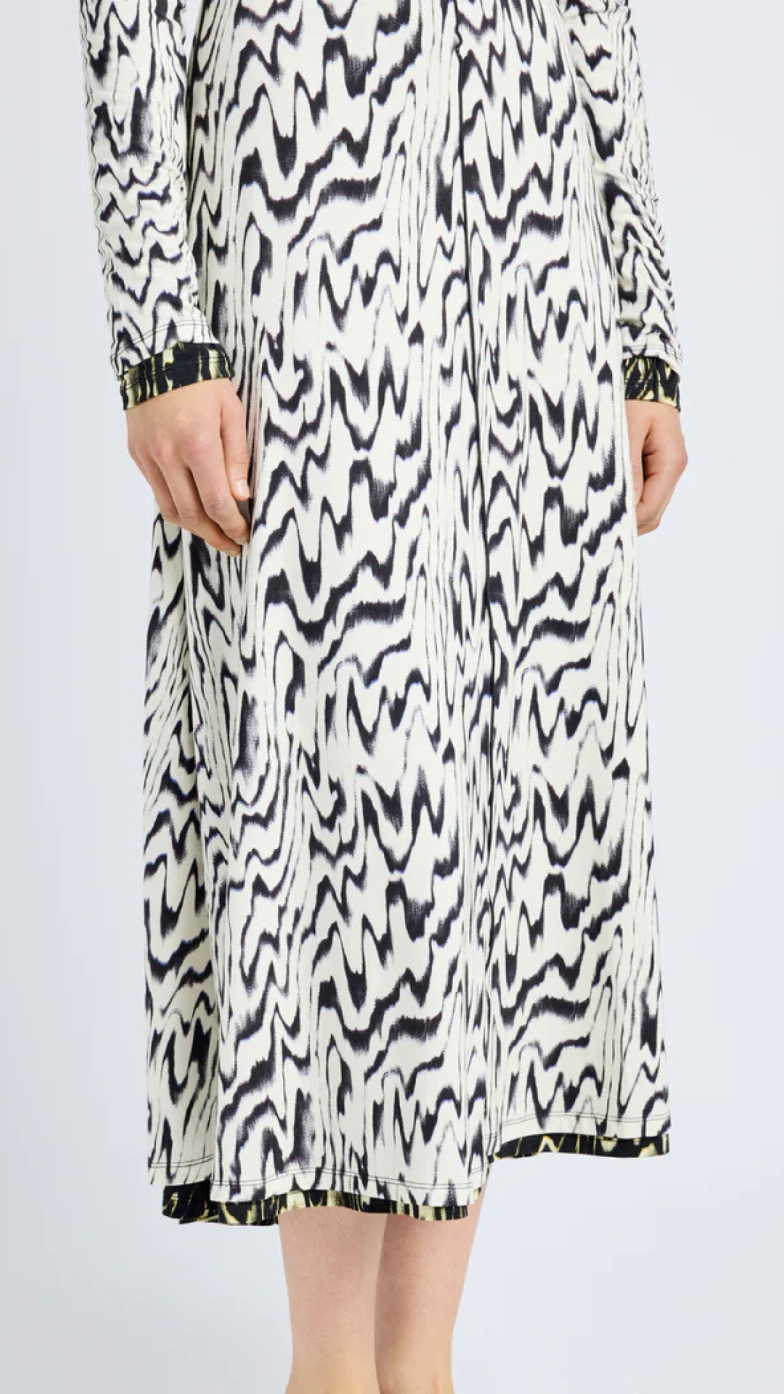 Marion Dress in Printed Jersey - 6