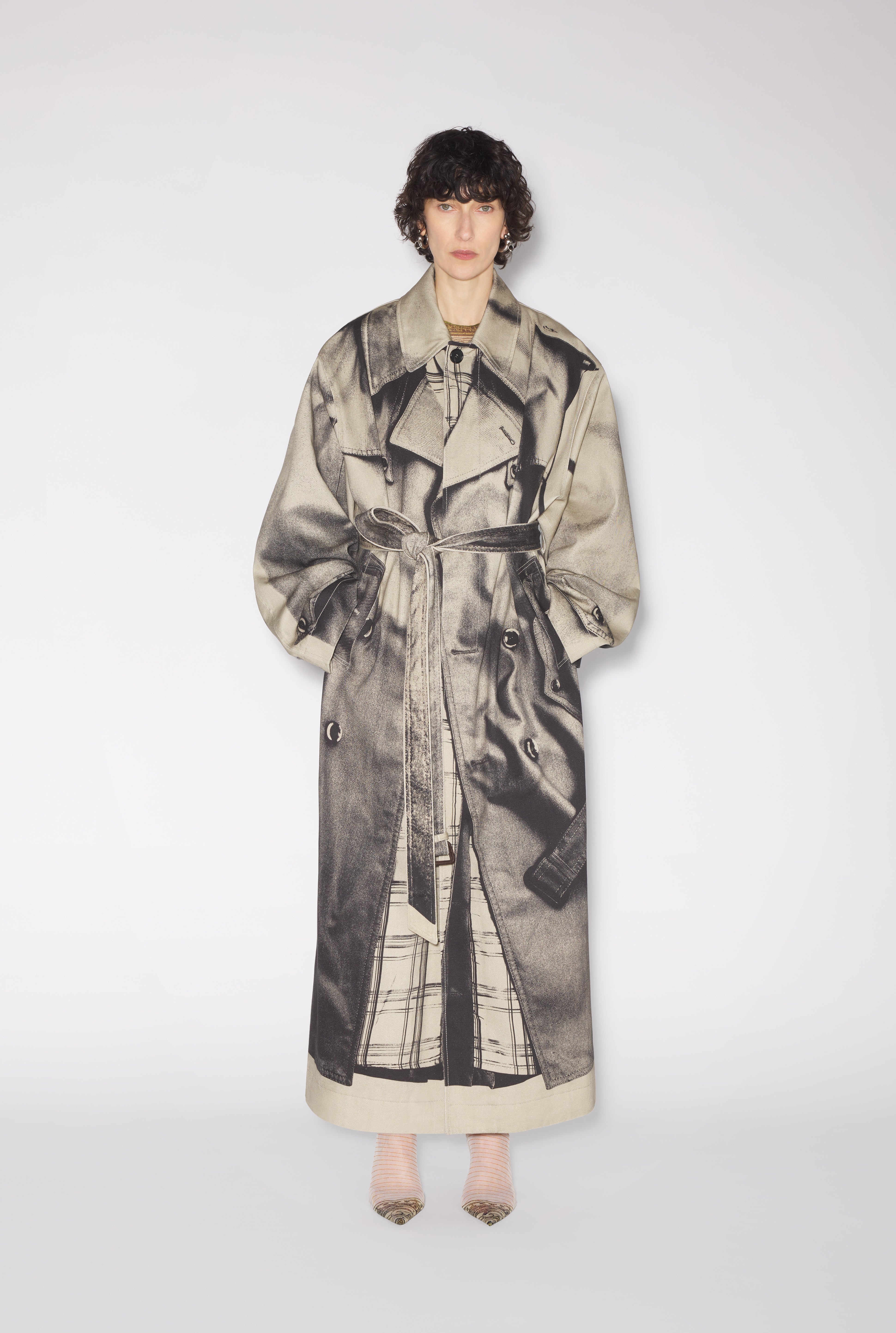 THE TROMPE-L'ŒIL TRENCH COAT - 7