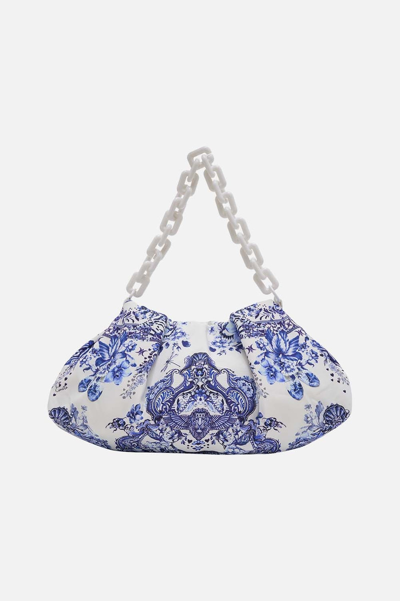 OVERSIZED CLUTCH WITH CHAIN 3