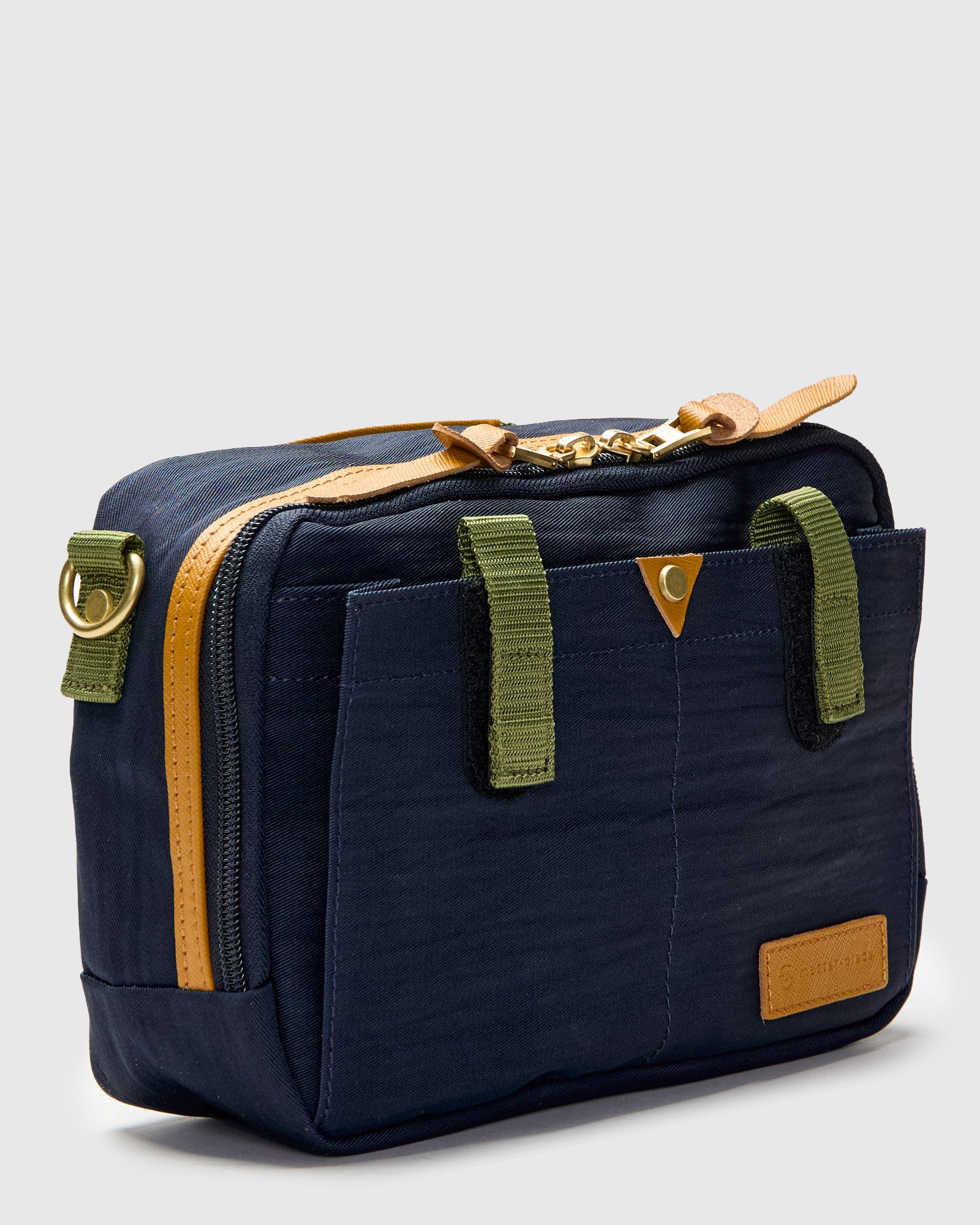 Link Shoulder Bag v2 in Navy - 7