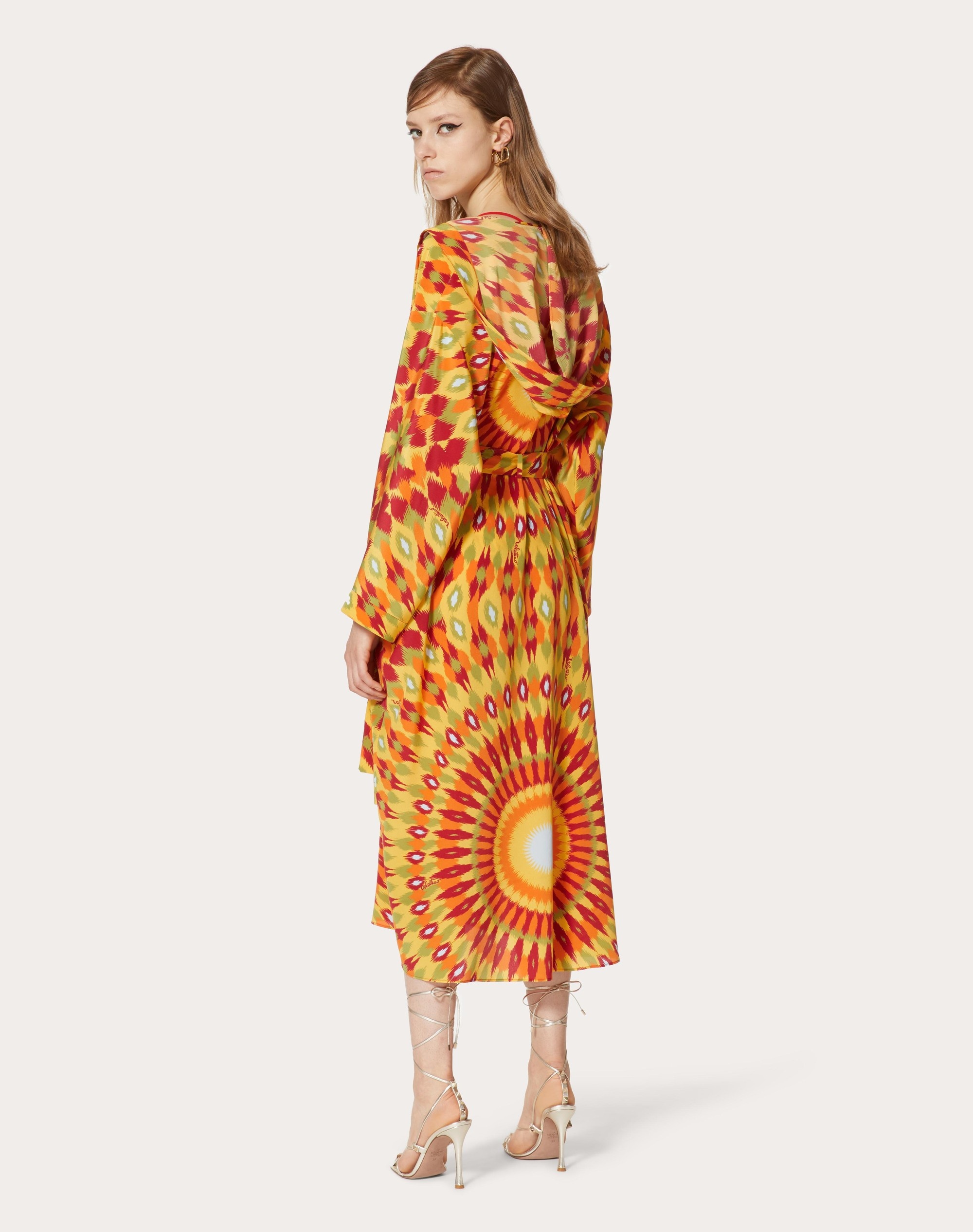 CREPE DE CHINE COAT WITH ROUND RAIN PRINT - 4