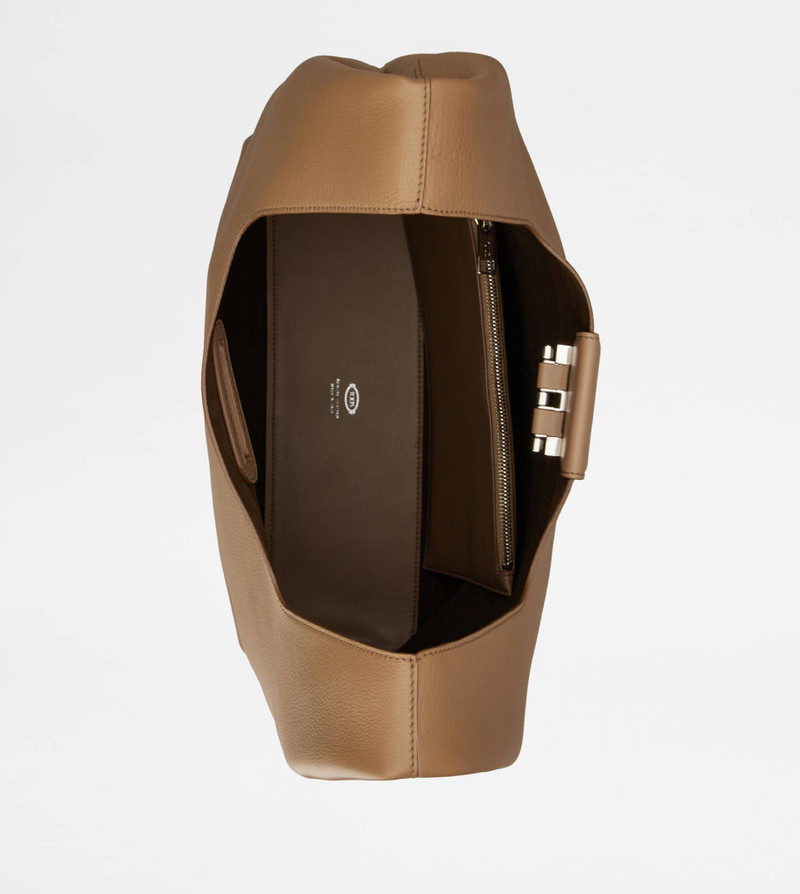 T TIMELESS SHOULDER BAG IN LEATHER MEDIUM - BEIGE 5