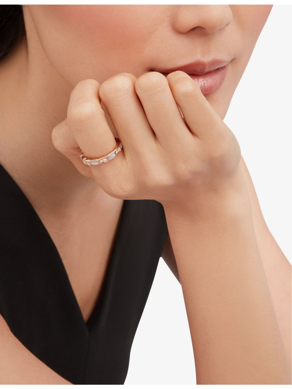 Serpenti Viper 18ct rose-gold, 0.21ct diamond and mother-of-pearl ring - 4