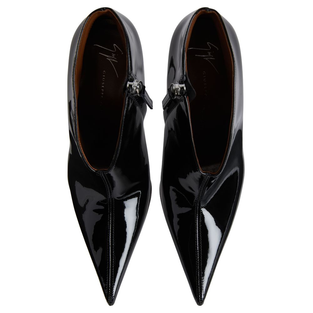 Cluedo Bootie 105 - 5