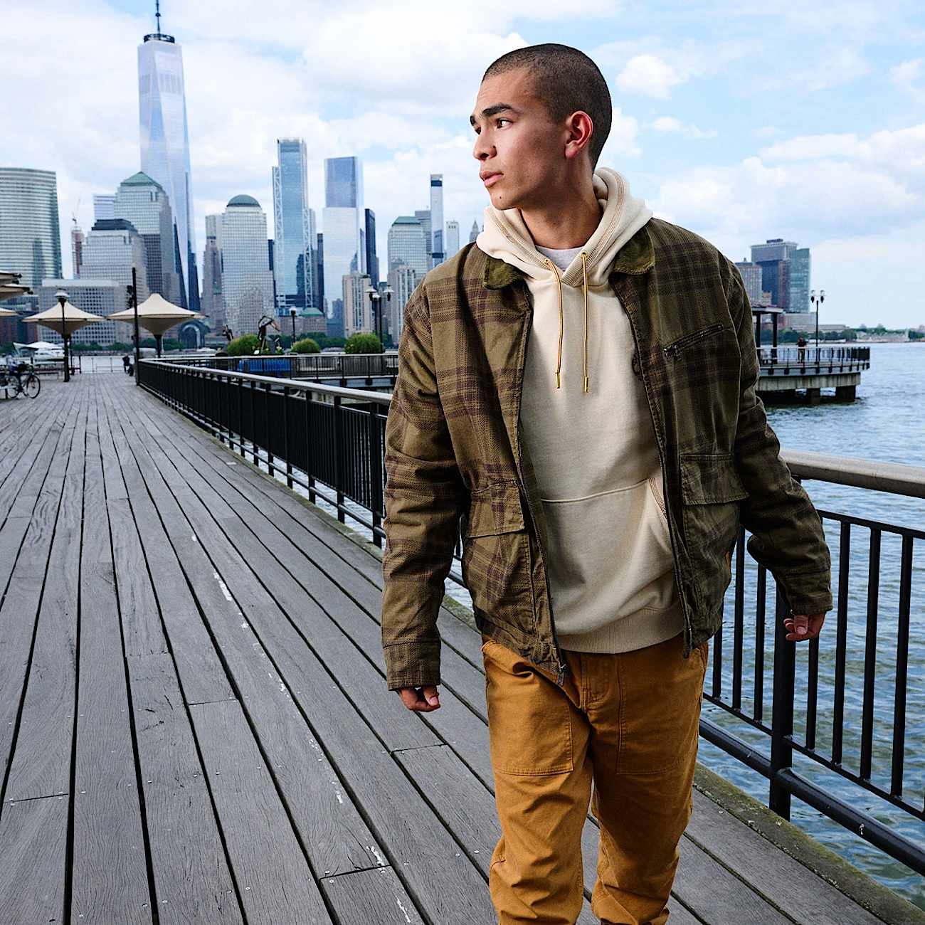 Men's Contrast Stitch Logo Hoodie - 3