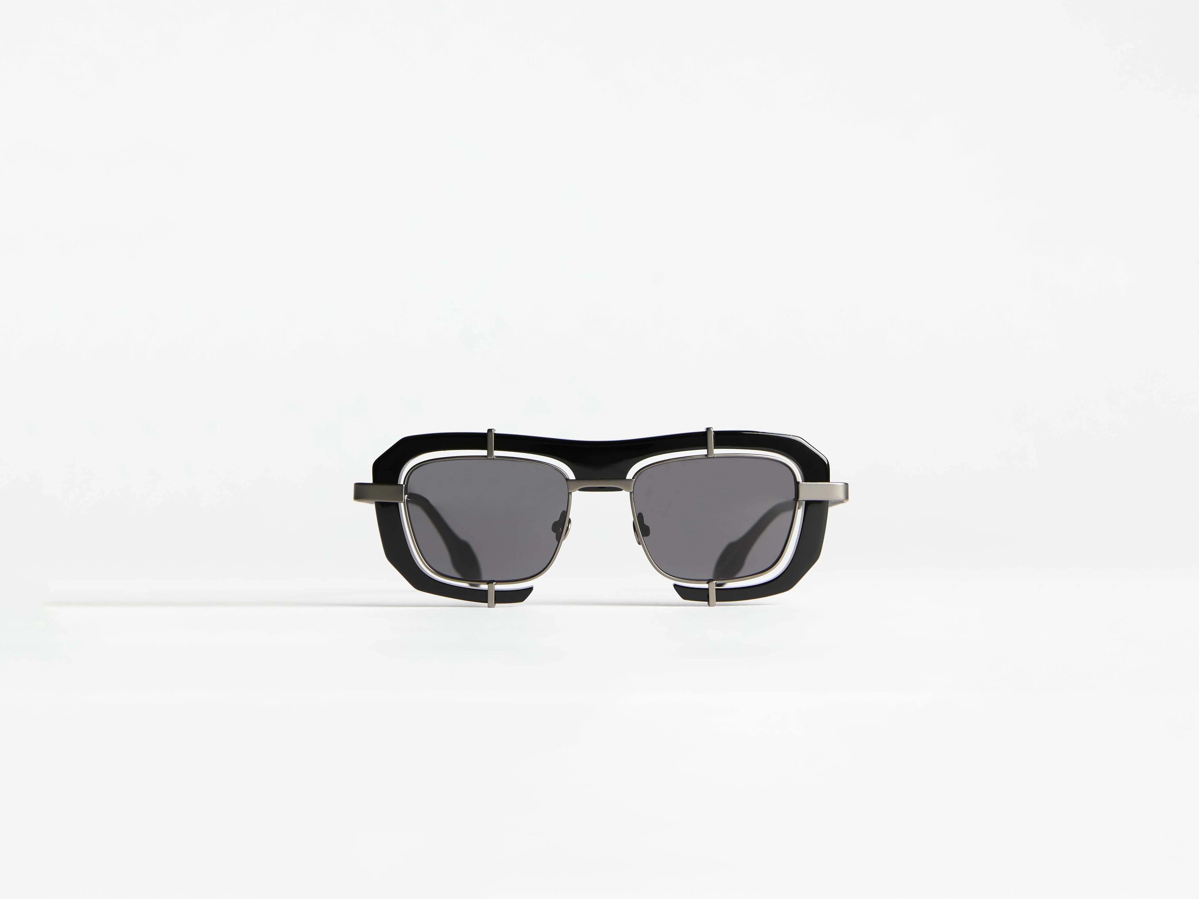 JWA03 GEOMETRIC SUNGLASSES IN BLACK - 1