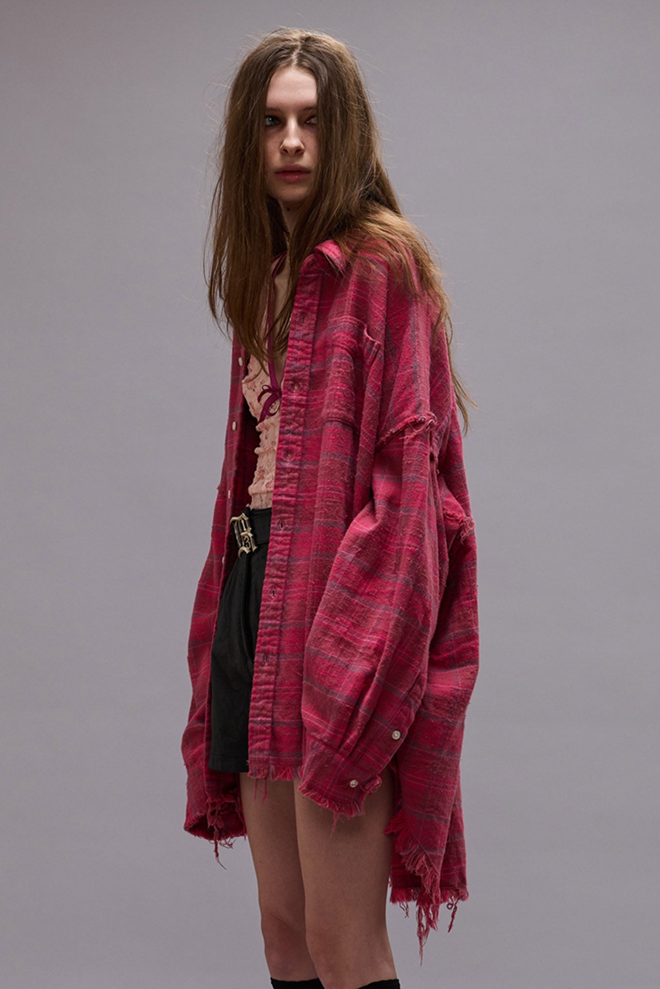 SHREDDED SEAM DROP NECK SHIRT - RASPBERRY OVERDYED PLAID -R13 - 2