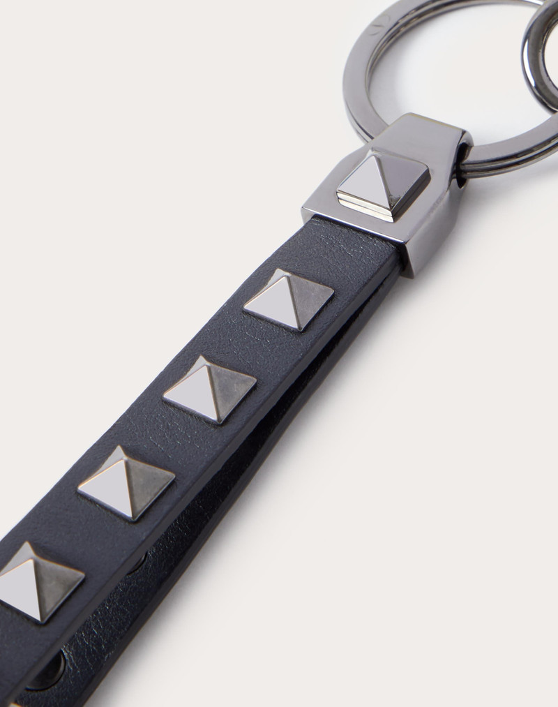 Valentino ROCKSTUD KEYCHAIN outlook