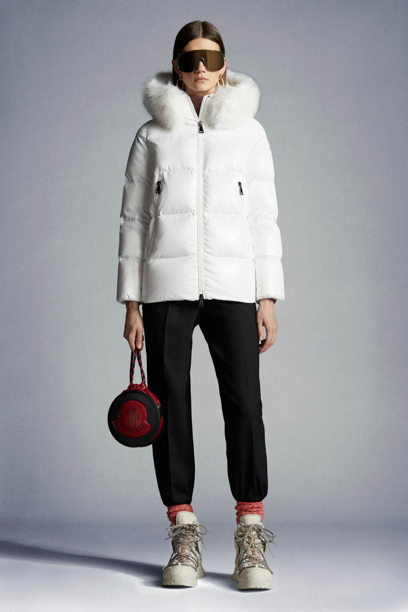 Moncler Laiche Short Down Jacket outlook