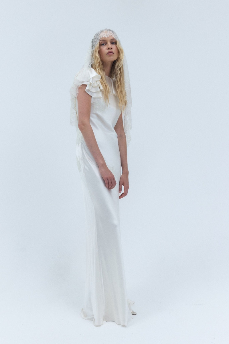 De La Vali AMANCIA MAXI DRESS IN IVORY SILK SATIN outlook