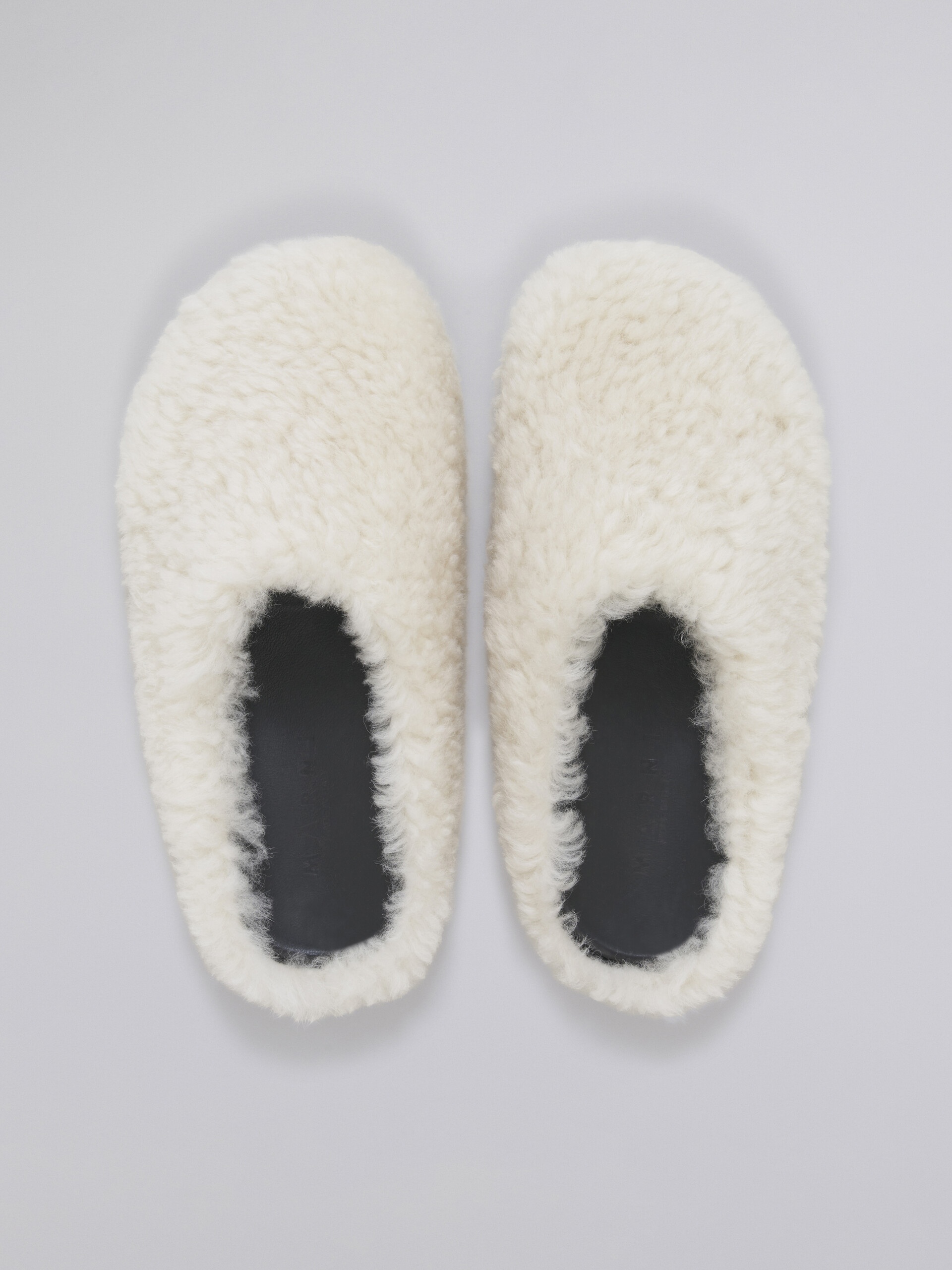 WHITE SHEARLING FUSSBETT SABOT - 4