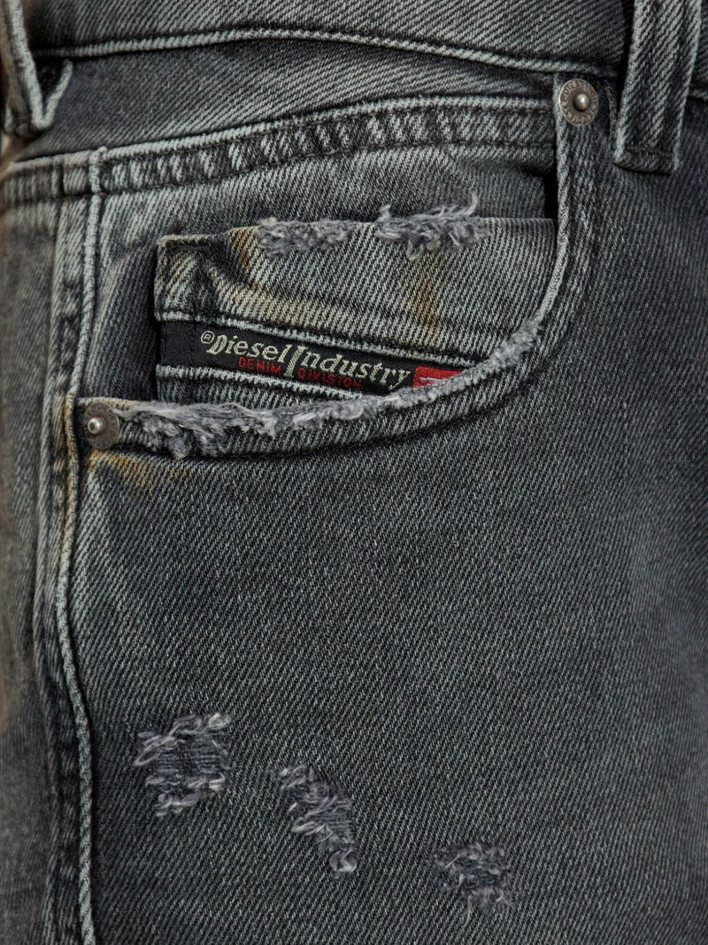 1992 distressed-detail jeans 5