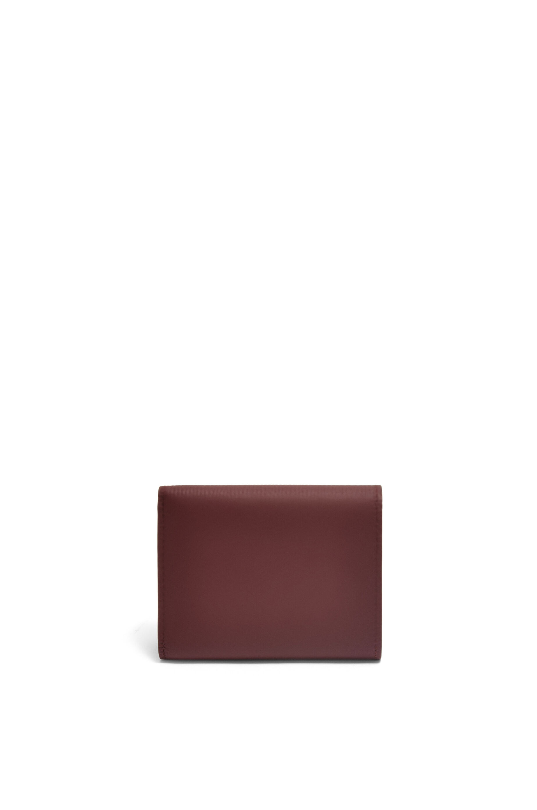 Anagram trifold wallet in pebble grain calfskin - 5
