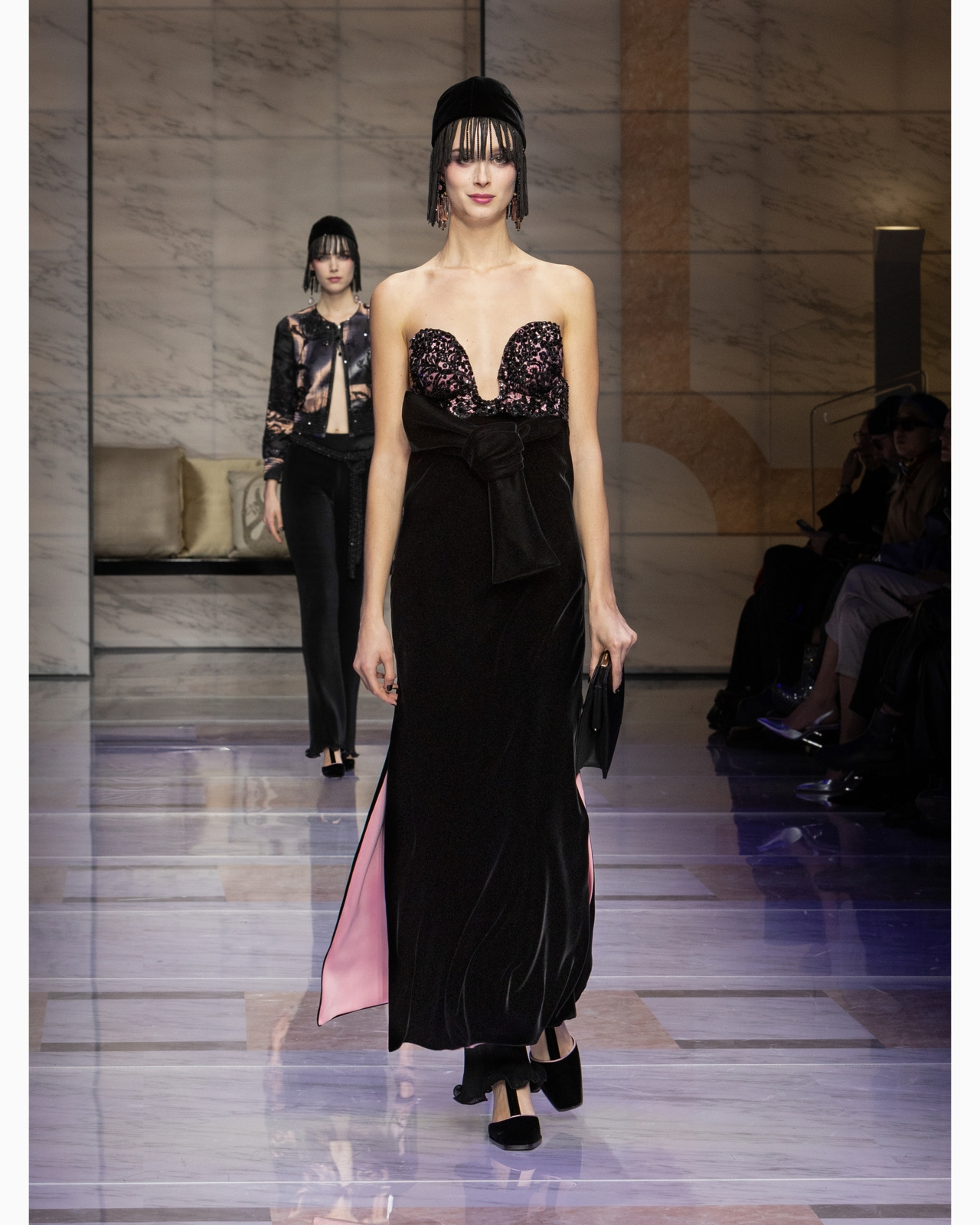 Long velvet bustier dress with embroidery - 7