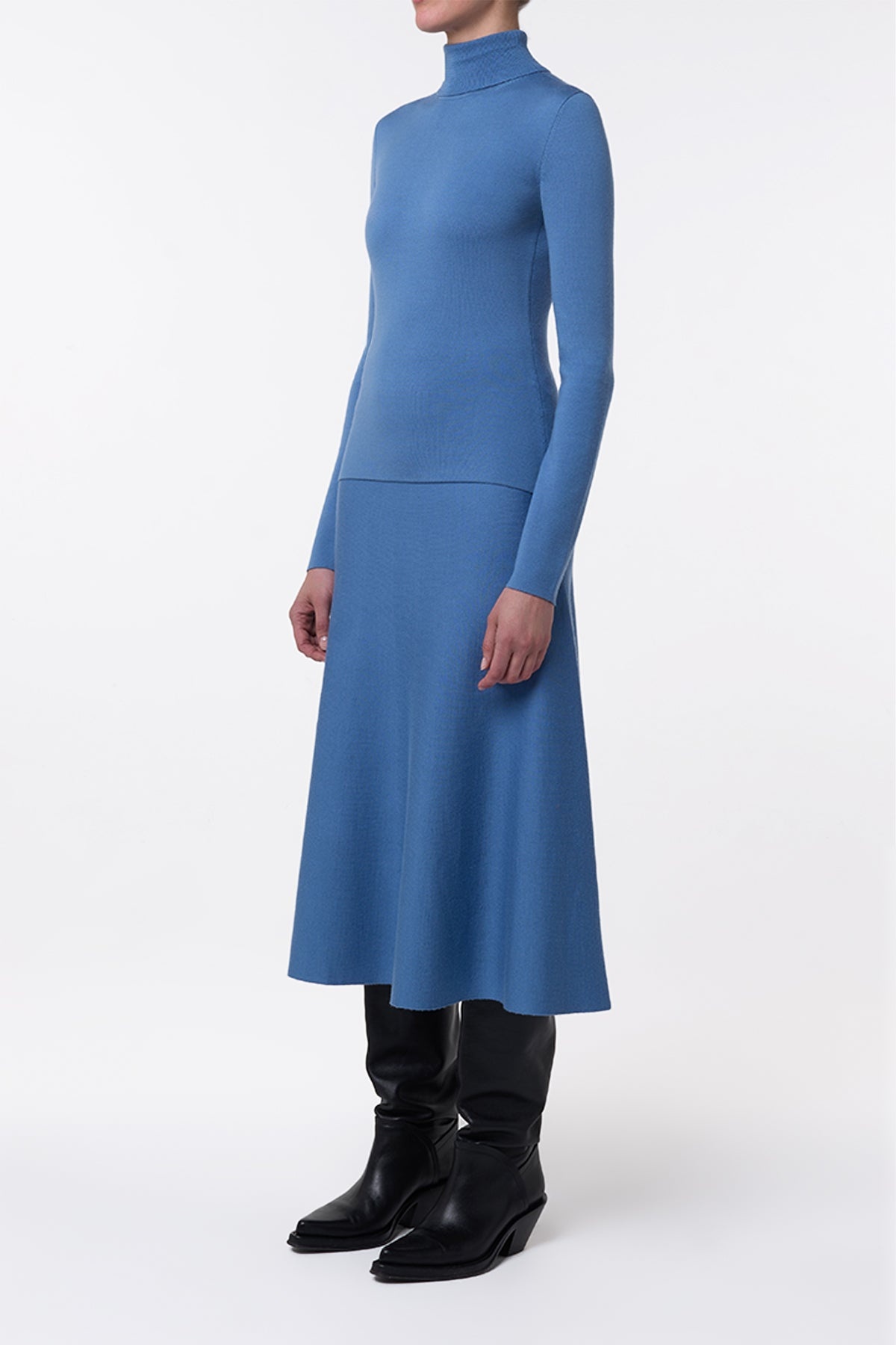 May Knit Turtleneck in Sky Merino Wool Cashmere - 5