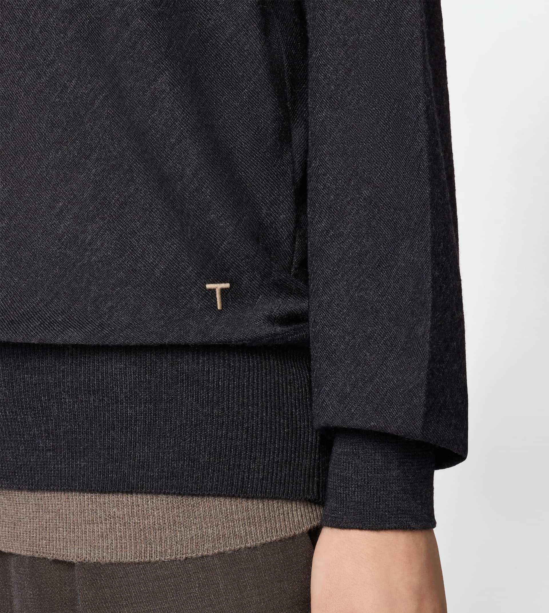 SILK BLEND PULLOVER - GREY - 6