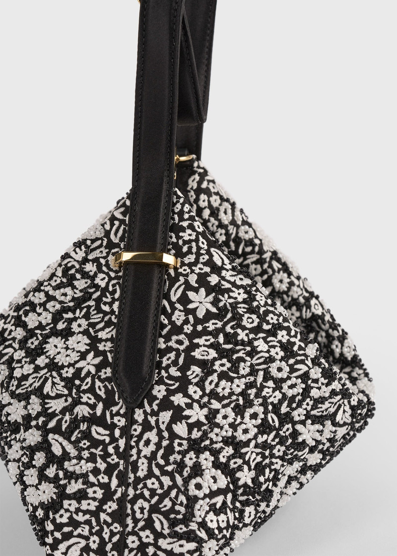 Bevel floral wristlet black/white 5