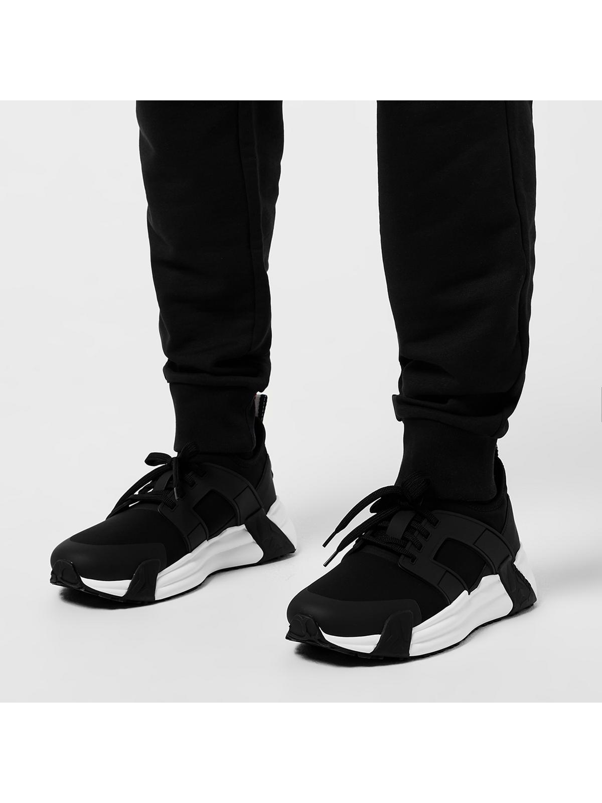 【MONCLER】LUNAROVE SNEAKERS Moncler LUNAROVE TRAINERS | REVERSIBLE