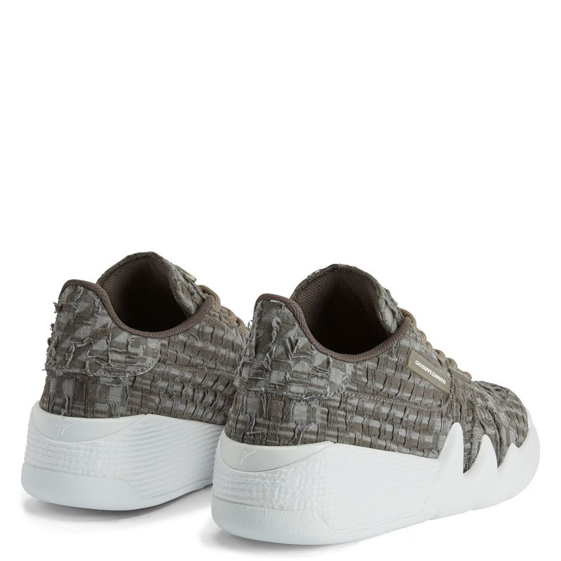 Giuseppe Zanotti Talon outlook