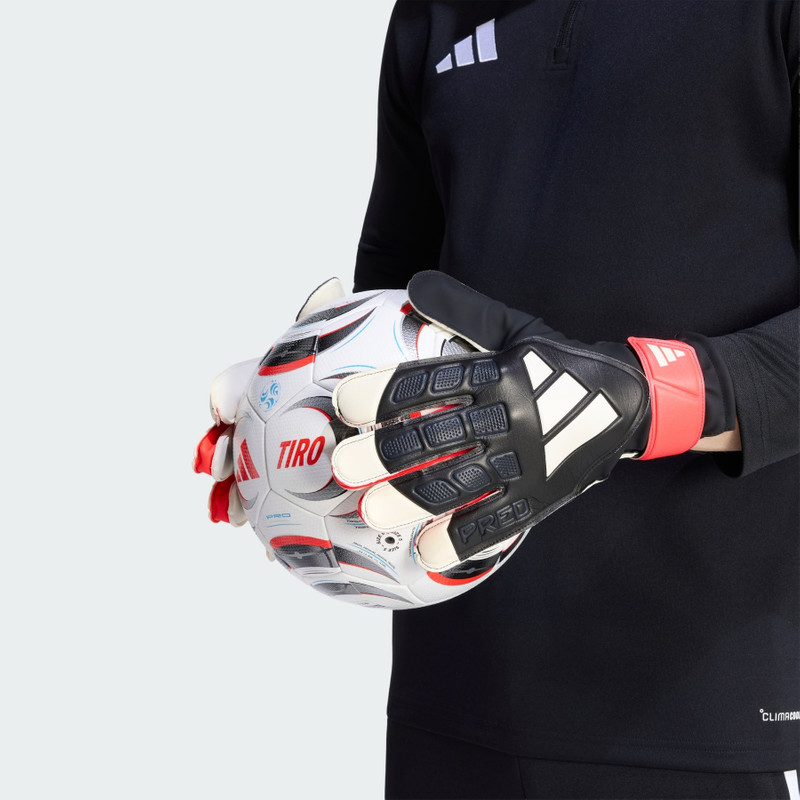 PREDATOR GOALKEEPER GLOVE TRAINING 5