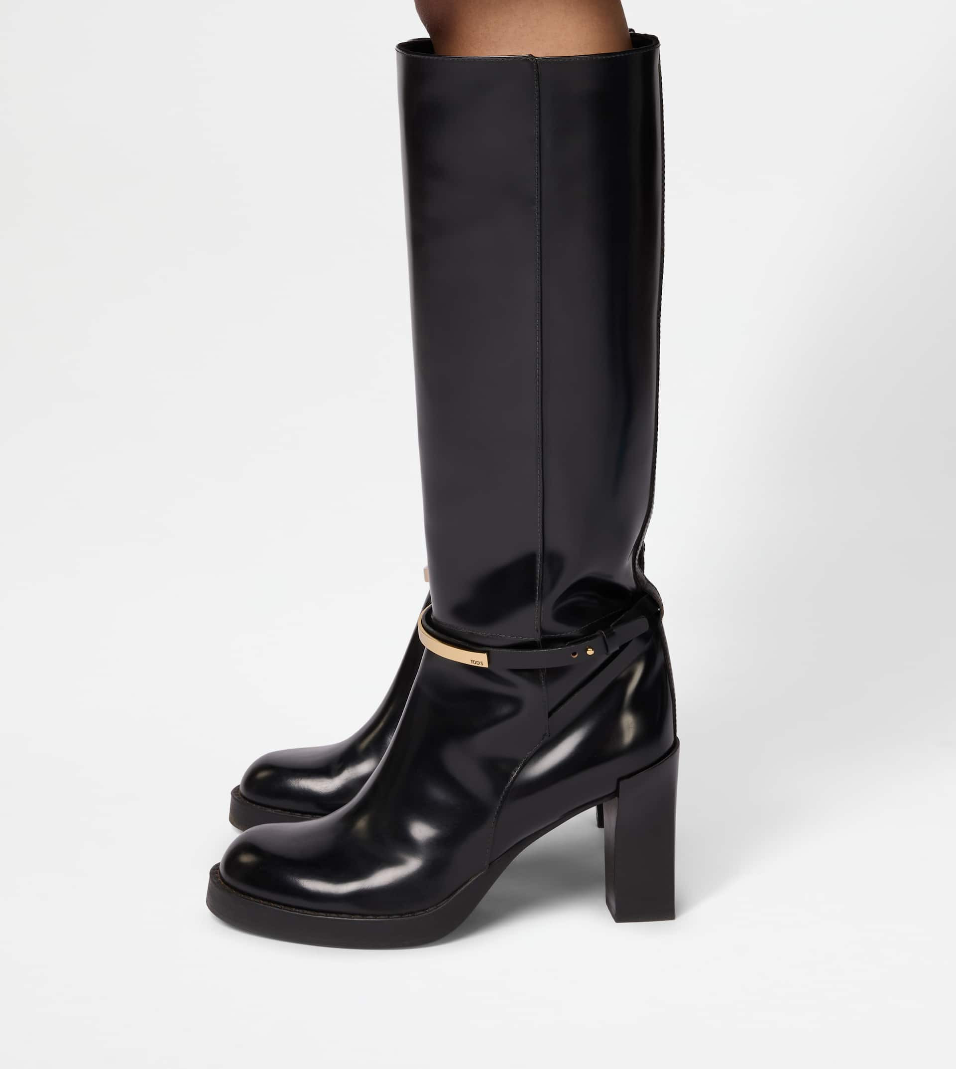 BOOTS IN LEATHER - BLACK - 6