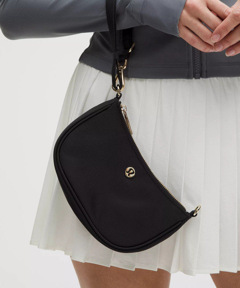 City Essentials Mini Shoulder Bag 1L 4