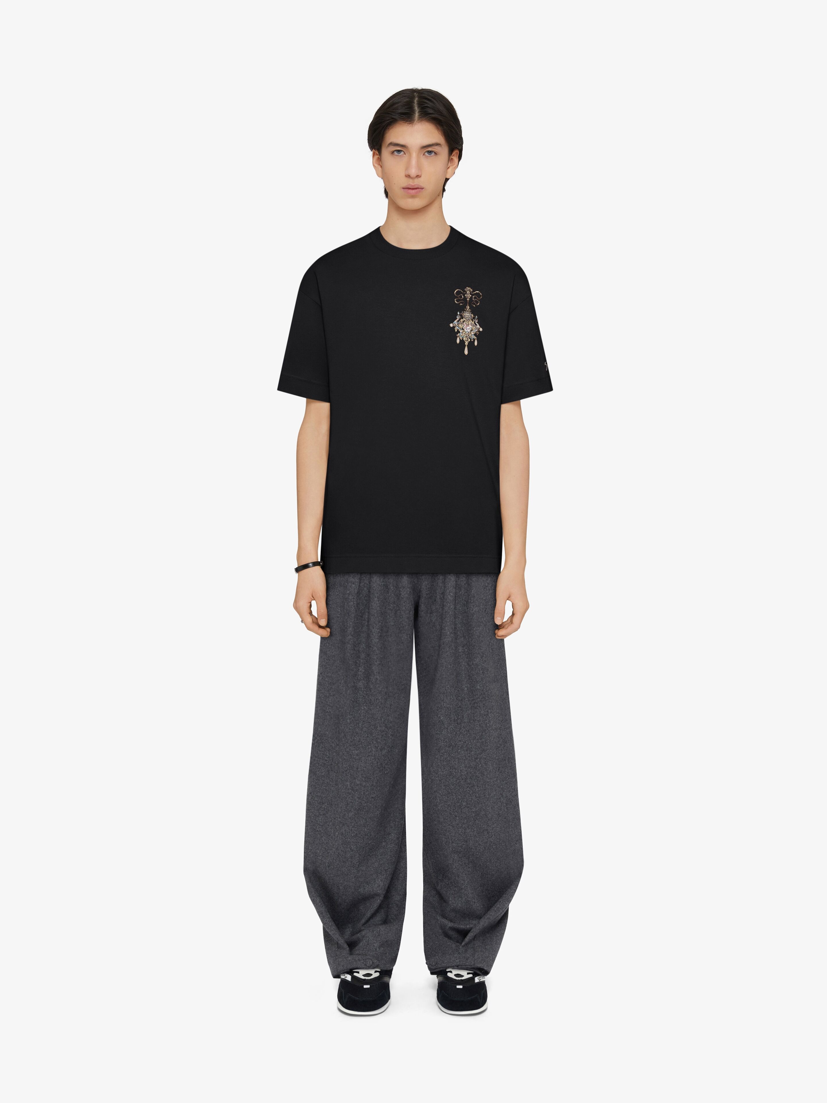 T-SHIRT IN COTTON WITH EMBROIDERED CHANDELIER AND PEARLS - 2