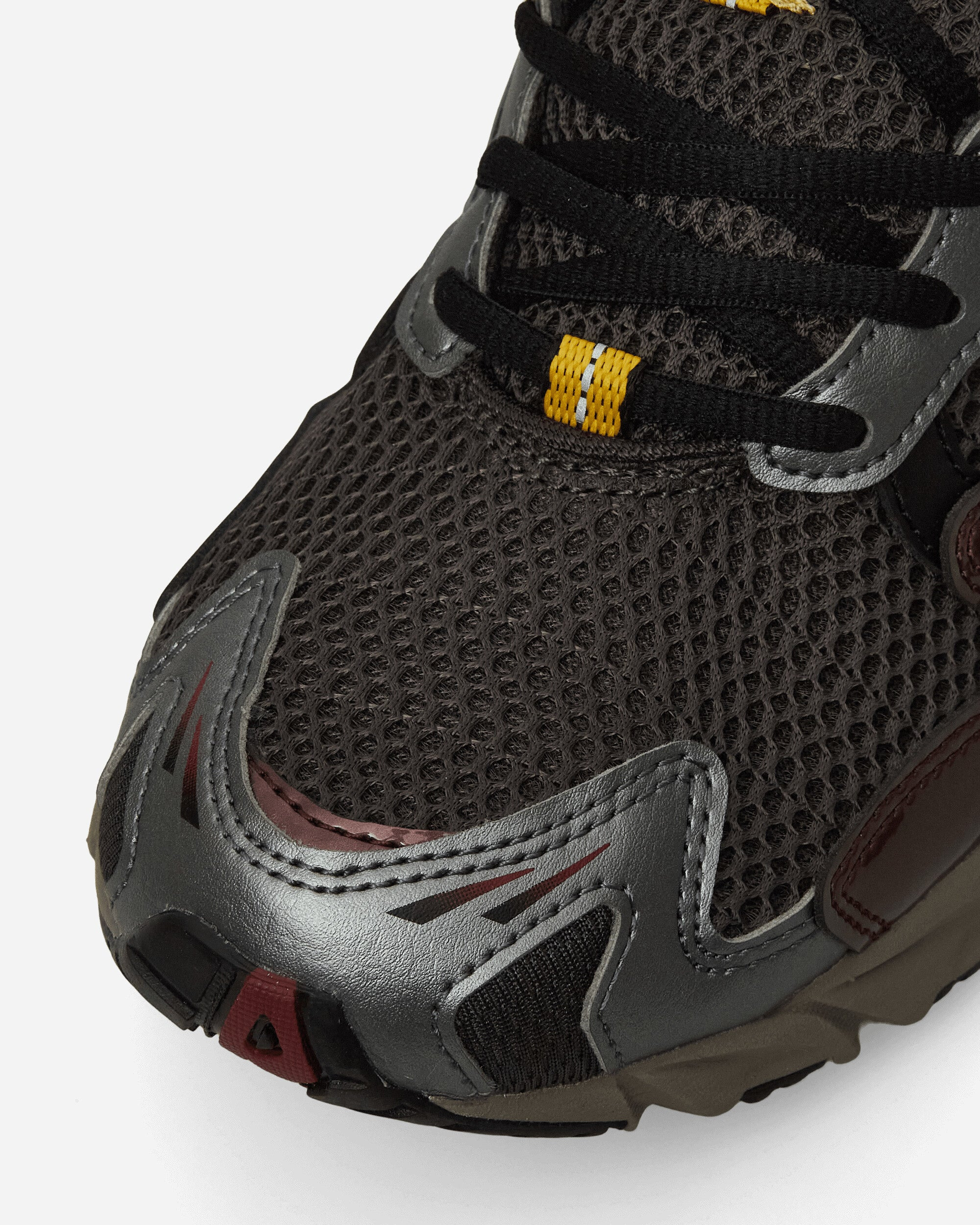 Wave Rider 10 Sneakers Black Sand / Black / Chicory Coffee - 6