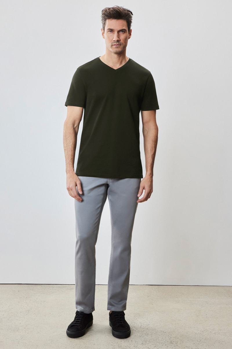 ROBERT BARAKETT The Barakett V Tee outlook
