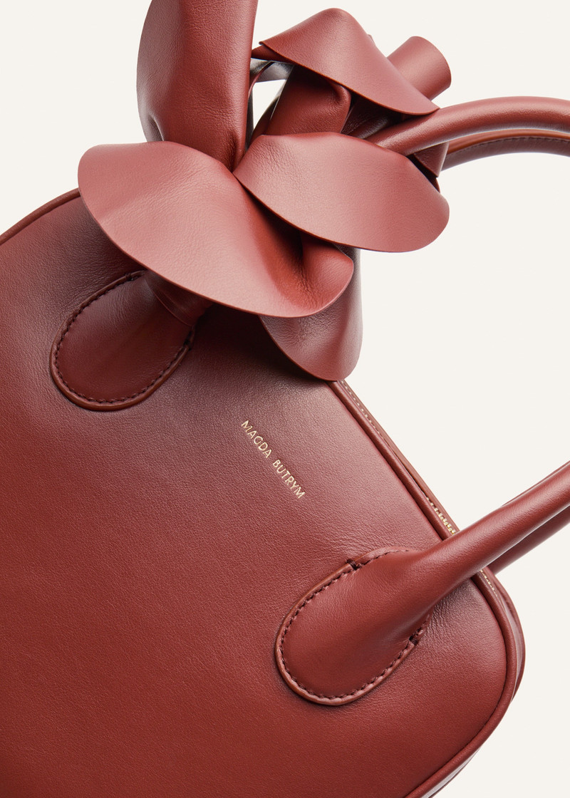 Brigitte square bag in amber leather and gold 3