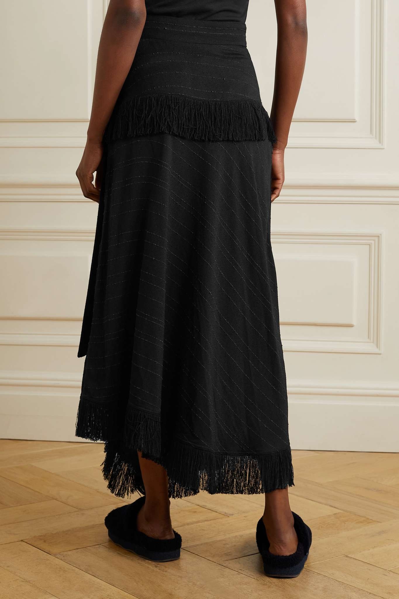 Wrap-effect fringed crepe skirt - 4