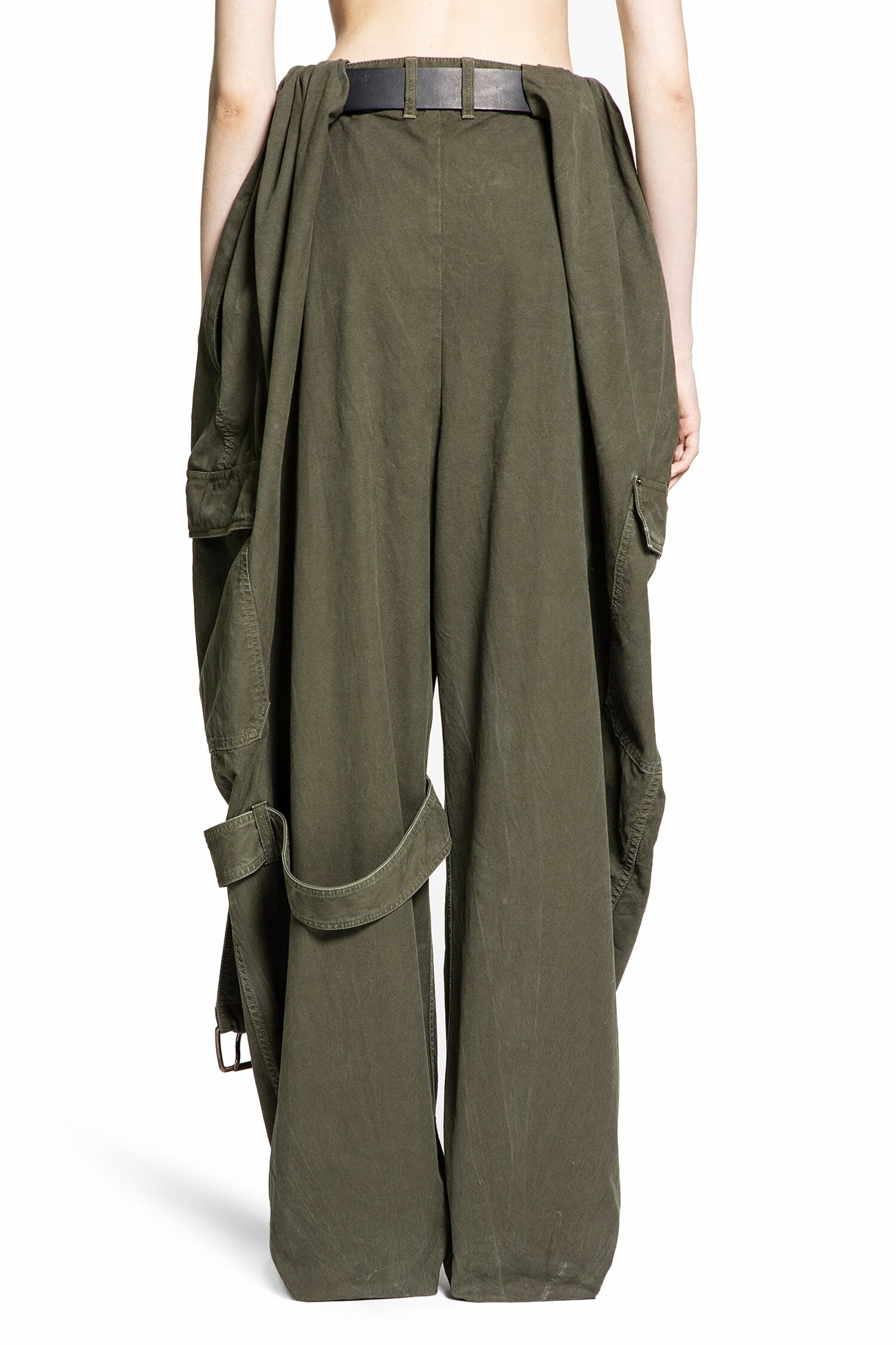 パンツ Loewe Balloon trousers in nappa lambskin Loewe Lambskin Leather Balloon Trousers | Neiman Marcus