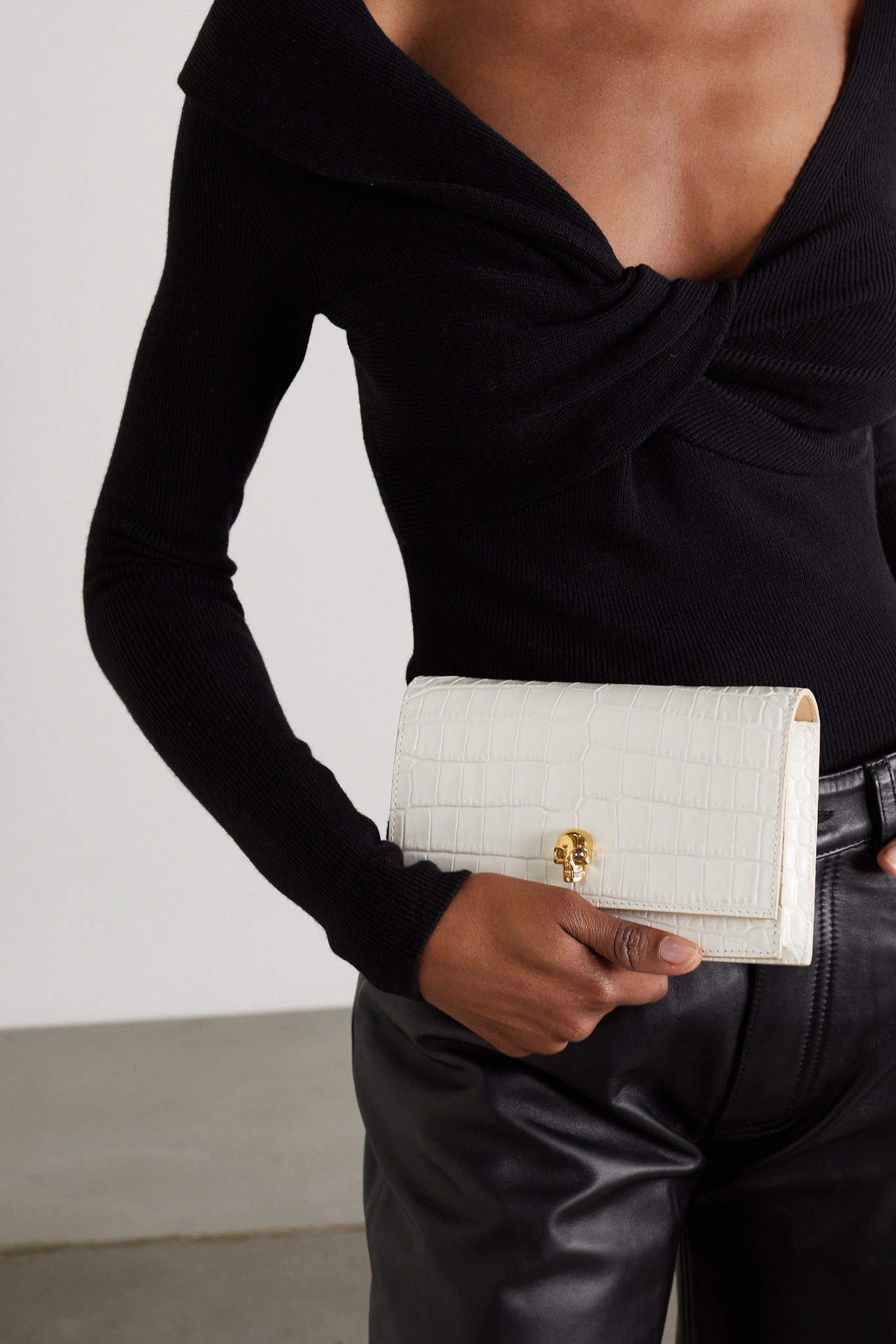 Skull mini embellished croc-effect leather shoulder bag - 6