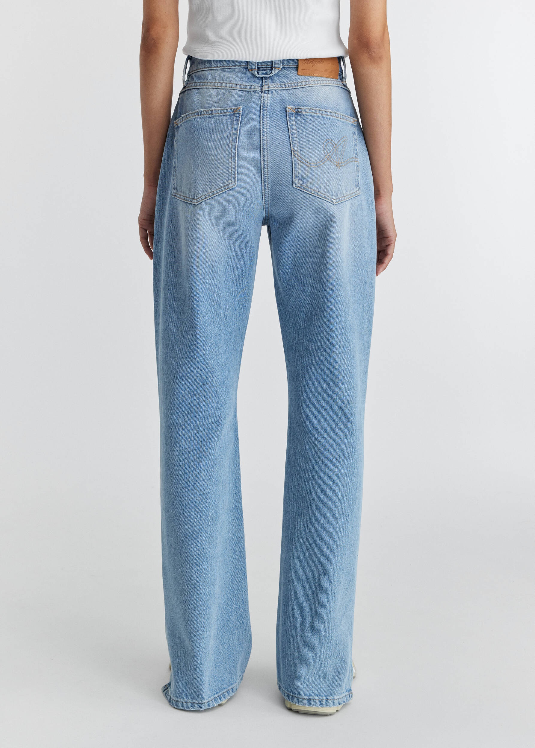 デニム・ジーパン Axel Arigato Ryder Flared Jeans Solid Axel Arigato Women's Ryder Flared Jeans in Mid Blue Axel Arigato