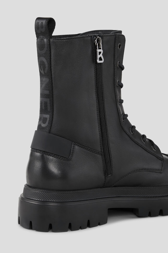 Chesa Alpina Boots in Black - 6