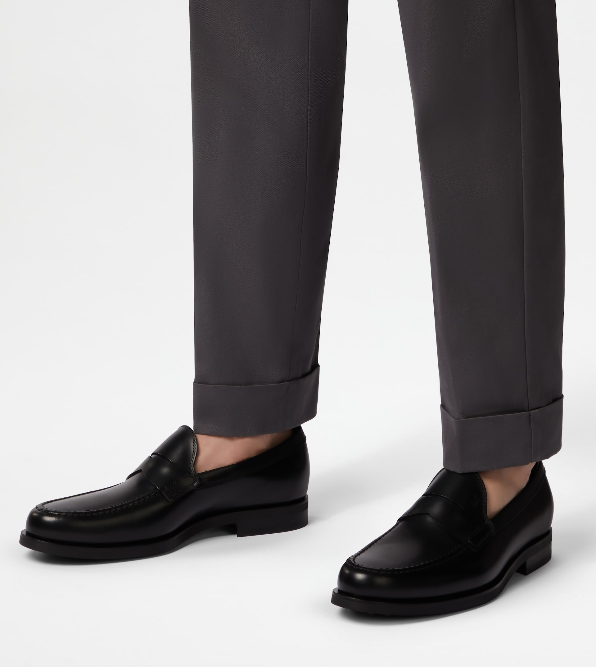 LEATHER LOAFERS - BLACK - 7