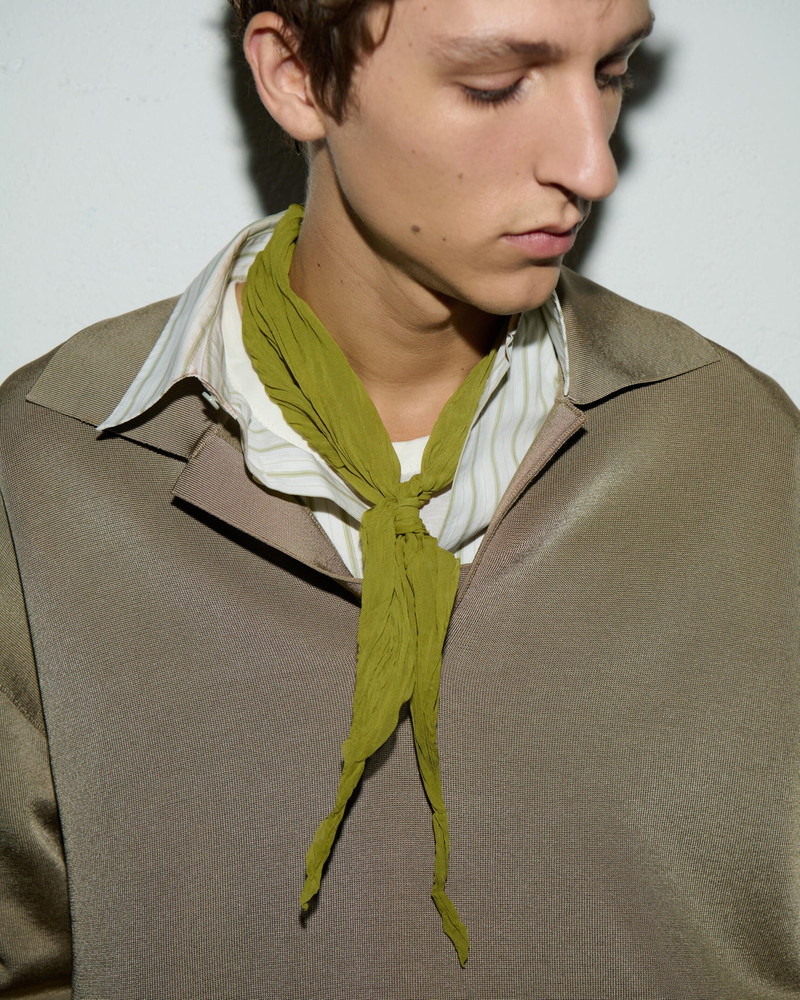 GREEN POLYESTER CRUMPLED GAVROCHE 5